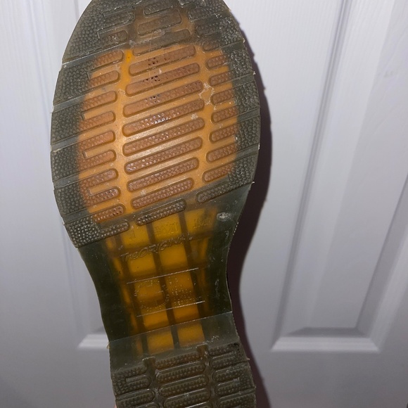 Dr. Martens - 1460 Smooth Leather Lace Up Boots in Black - Picture 2 of 3